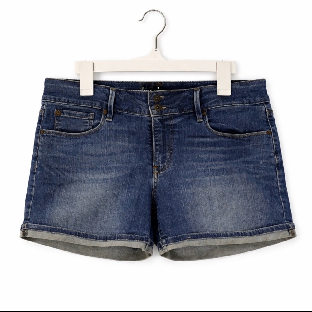 Denizen from Levi’s Classic Stretch Cuffed Blue Jean Shorts ~ Mid Rise ~ Size 10 - Picture 5 of 10